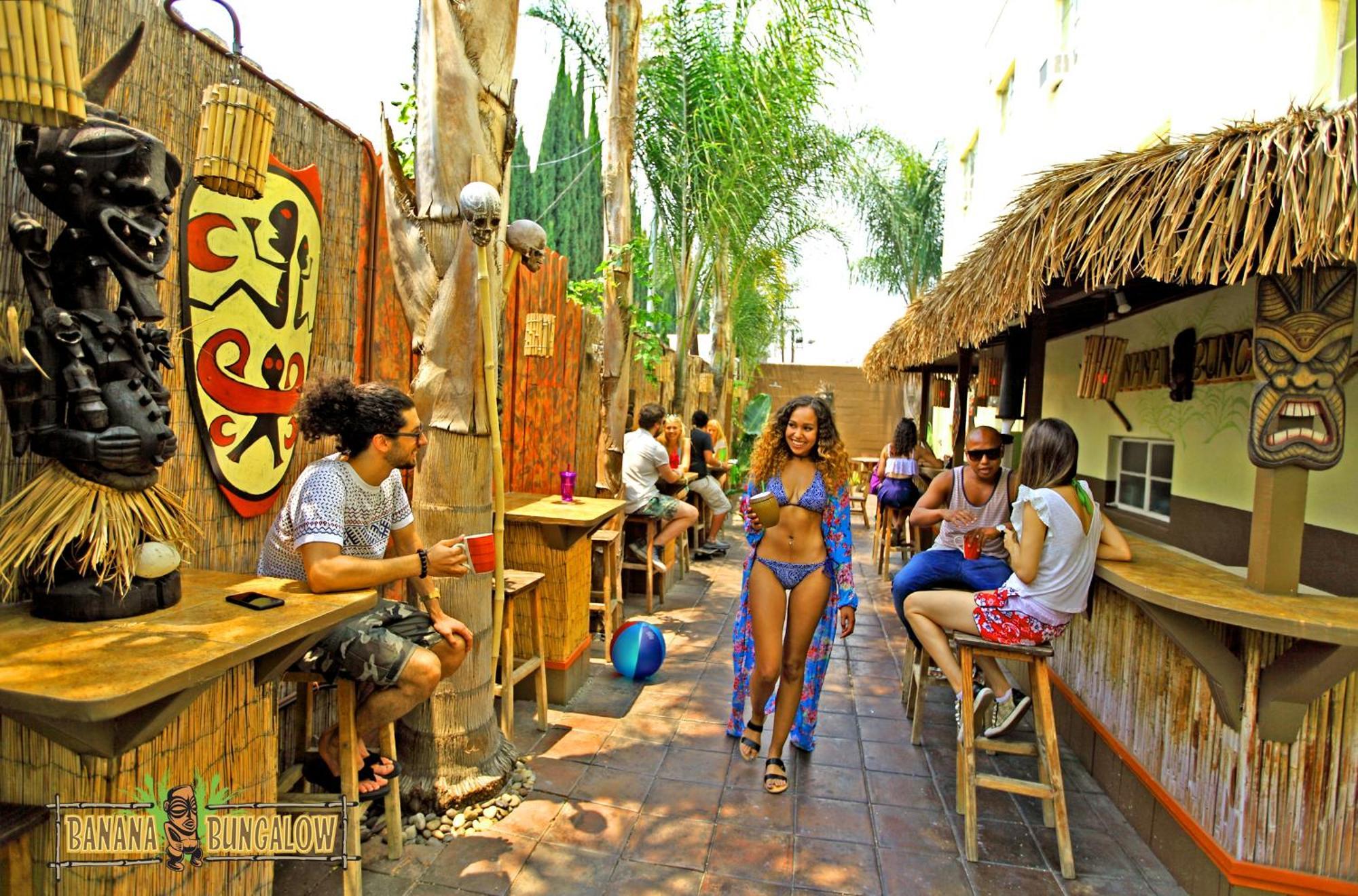 Banana Bungalow Hollywood Hotel & Hostel Лос-Анджелес Экстерьер фото