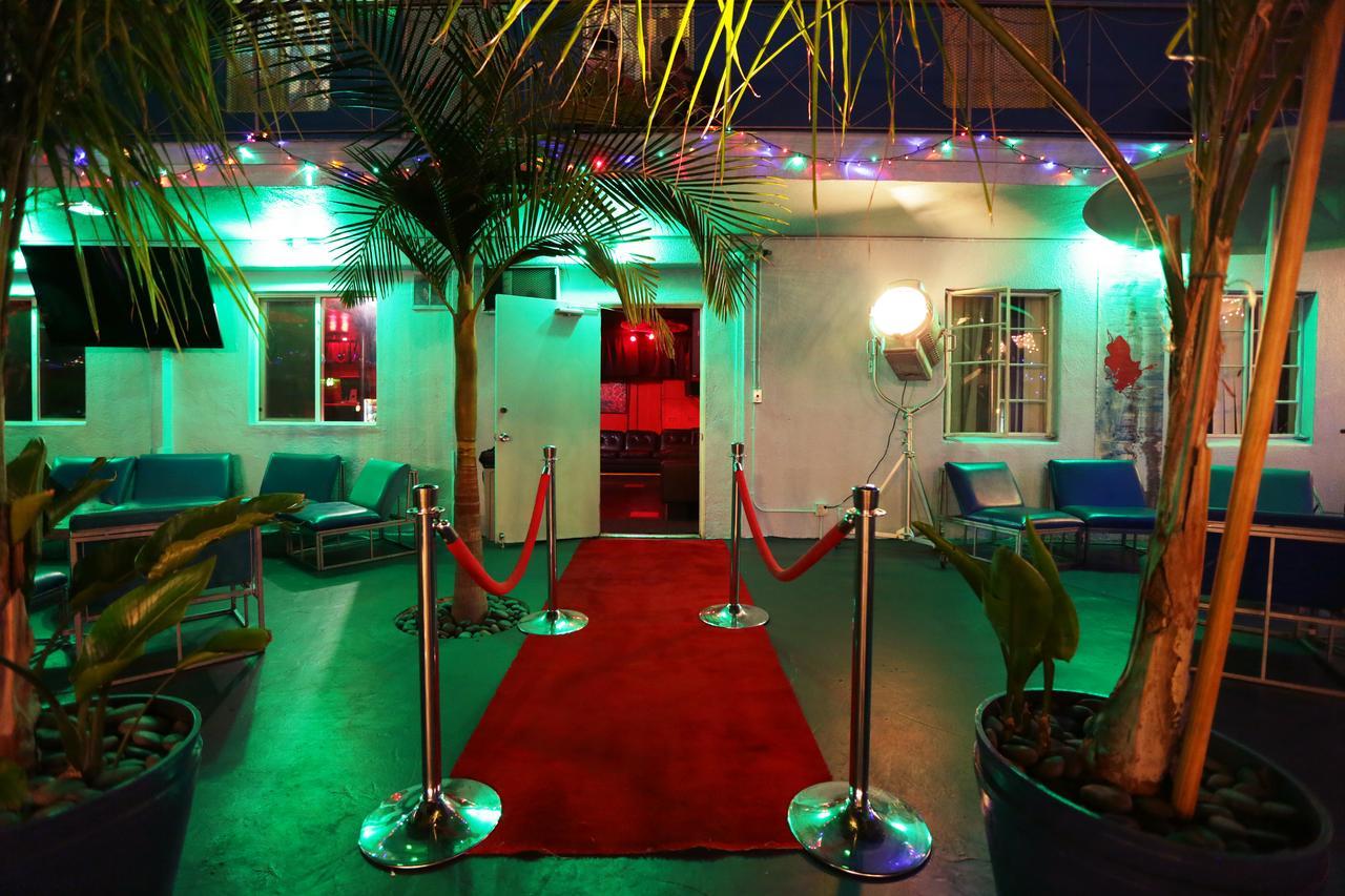Banana Bungalow Hollywood Hotel & Hostel Лос-Анджелес Экстерьер фото